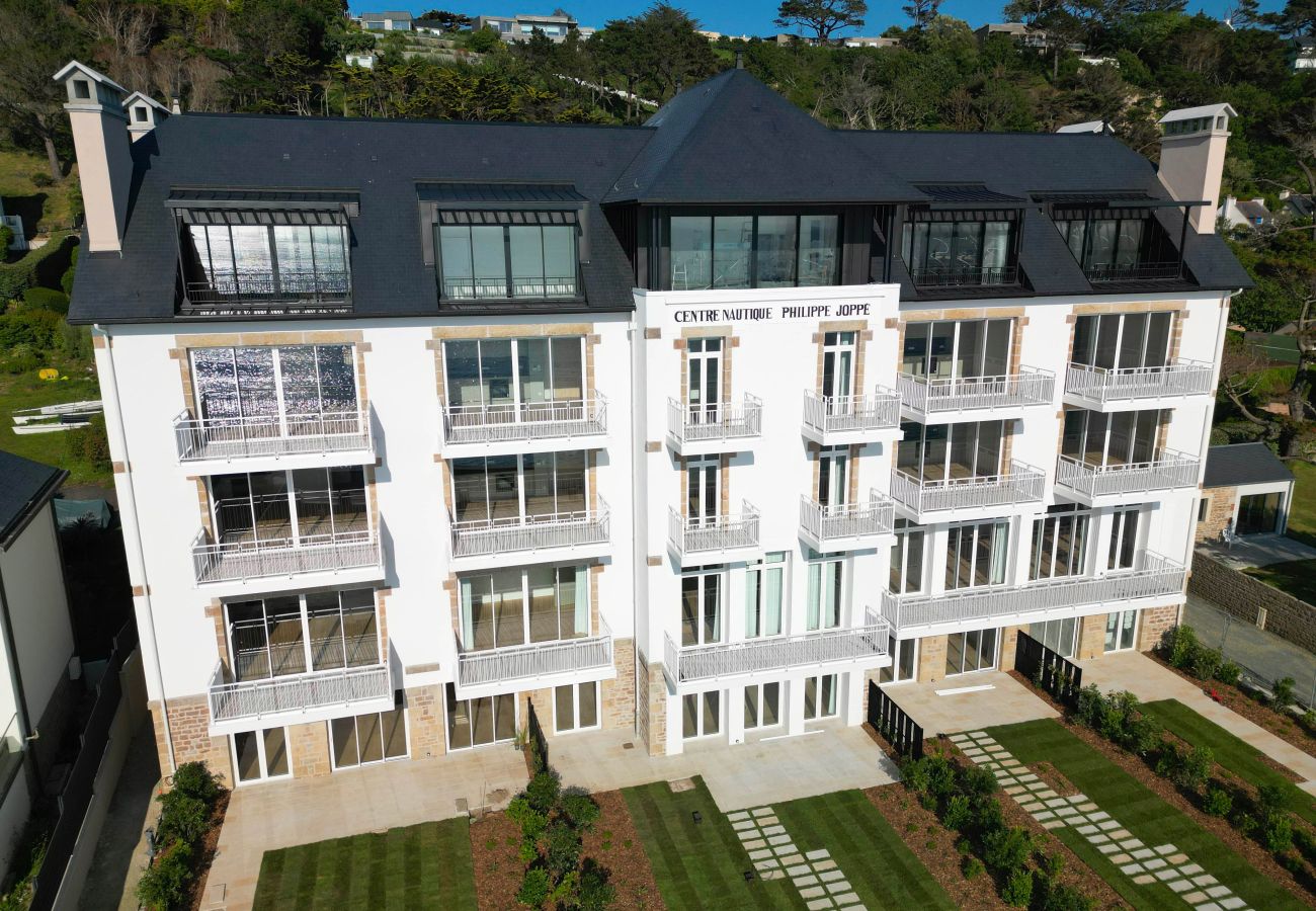 Ferienwohnung in Trébeurden - Le castel T2 · T2 Luxury Apartment with Sea View a