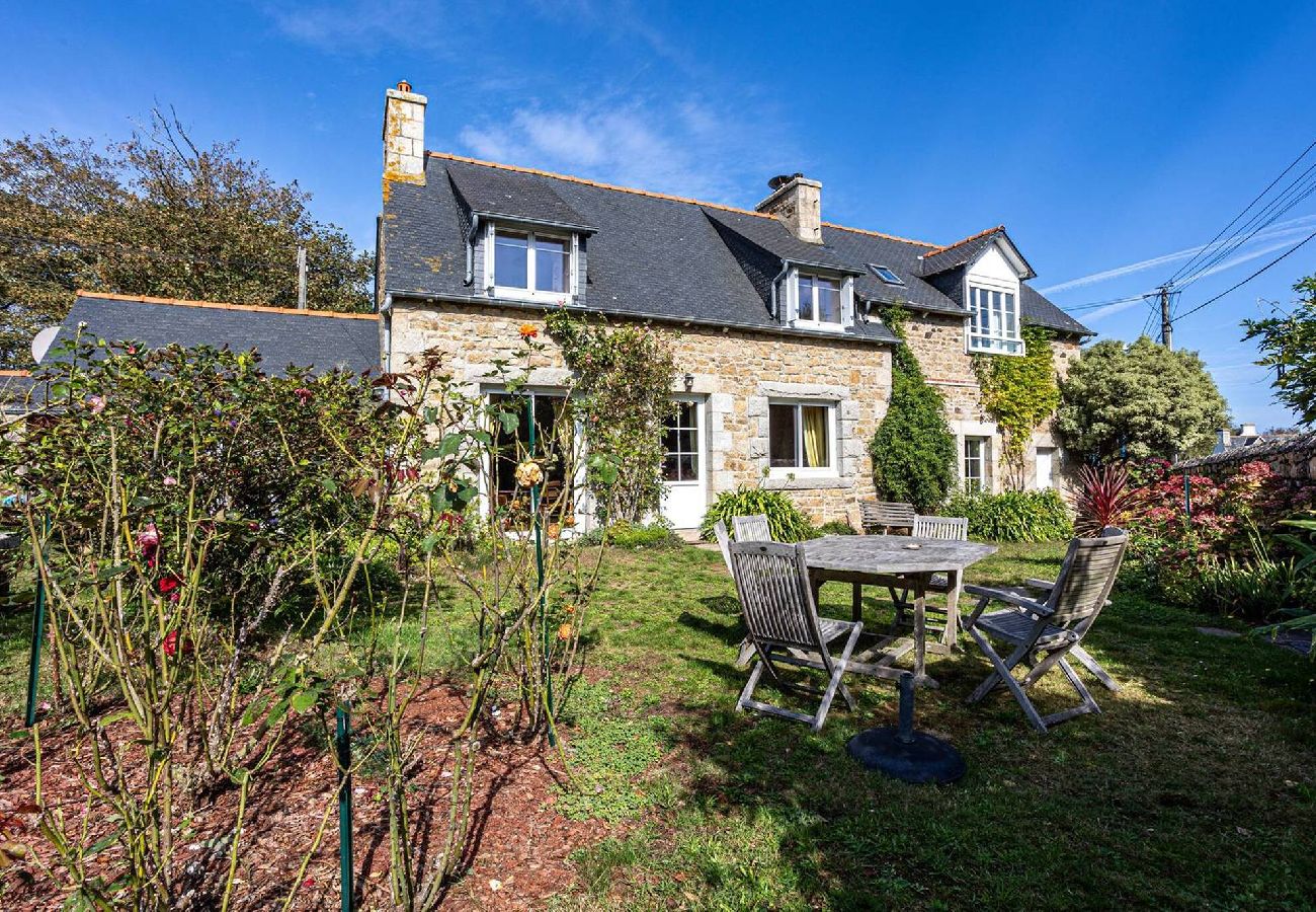 House in Penvénan - Ty Moune · highly sought after location