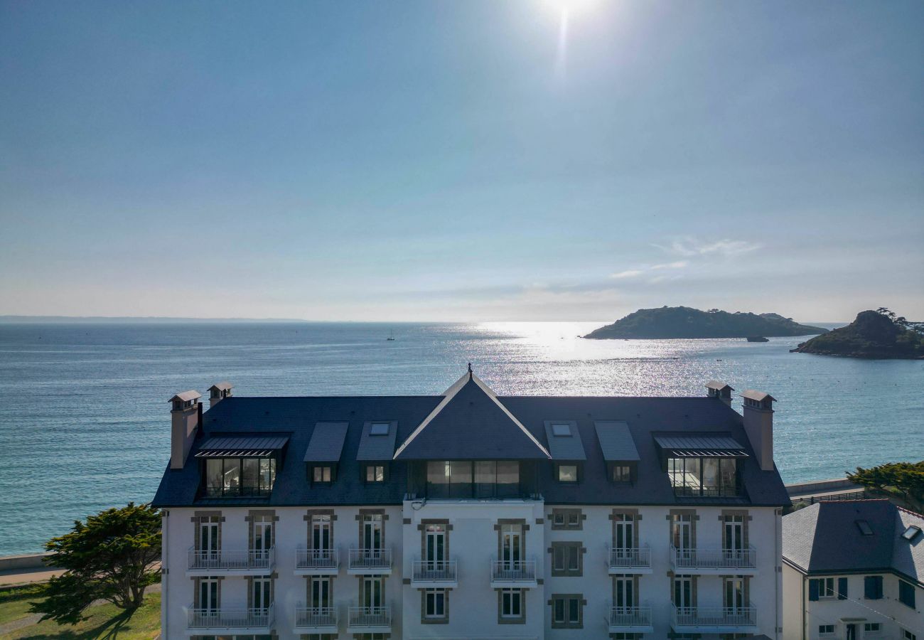Appartement à Trébeurden - Le castel T2 · T2 Luxury Apartment with Sea View a
